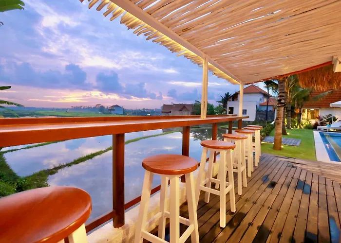 37 Sunset Village Bali ベッド・アンド・ブレックファスト 4*
